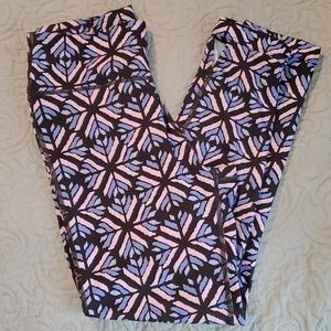 3/15 Aerie pattern 3/4 length leggings